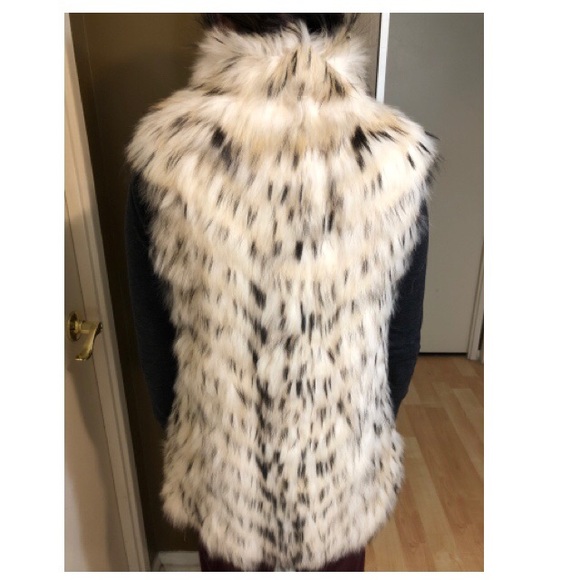 BCBG Darah real fur vest. - Picture 5 of 5
